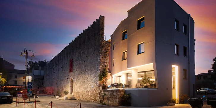Dovolenka v Chorvátsku: 4* hotel v Novigrade s raňajkami a wellness, 80 metrov od pláže