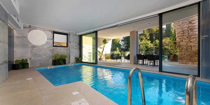 Dovolenka v Chorvátsku: 4* hotel v Novigrade s raňajkami a wellness, 80 metrov od pláže