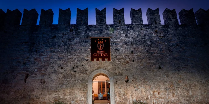 Dovolenka v Chorvátsku: 4* hotel v Novigrade s raňajkami a wellness, 80 metrov od pláže