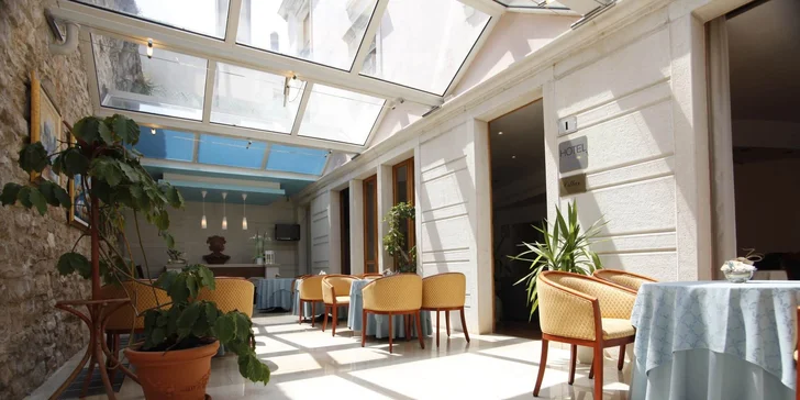 Dovolenka v Chorvátsku: 4* hotel v Novigrade s raňajkami a wellness, 80 metrov od pláže