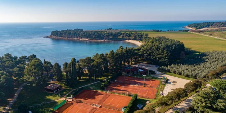Dovolenka v Chorvátsku: 4* hotel v Novigrade s raňajkami a wellness, 80 metrov od pláže