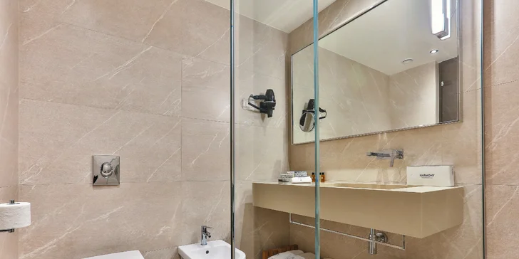 Dovolenka v Čiernej Hore: nový hotel v blízkosti krásnych pláží v historickej Budve, raňajky a 2 deti zadarmo