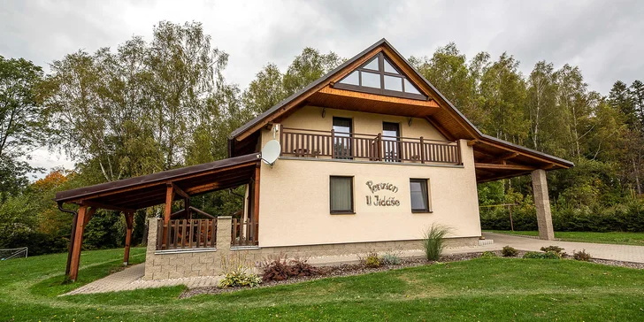 S rodinou do Pekla Čertovina: pobyt v Kocourkově či penzióne u Jidáše s relaxom v bazéne a privátnej vírivke