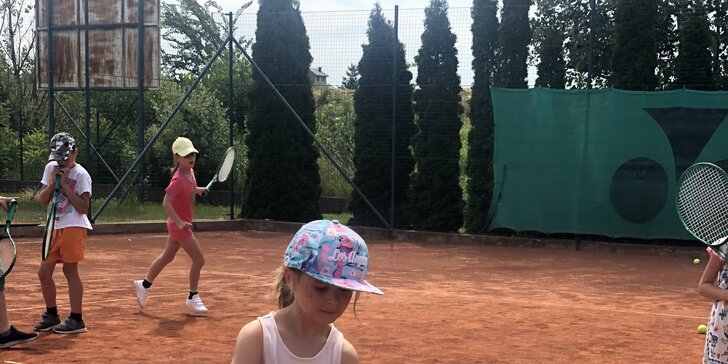 Poď hrať tenis! Detský denný tábor pod taktovkou kvalifikovaných trénerov