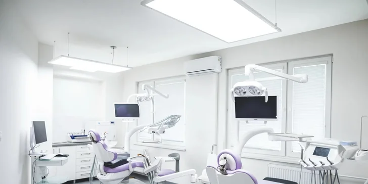 Zbehnite si po krásny úsmev: Dentálna hygiena s pieskovaním v Scarlett Clinic