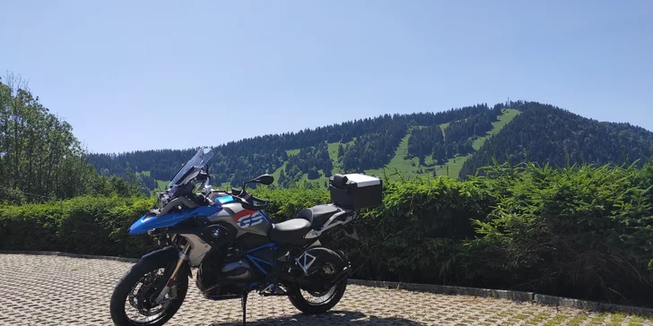Zapožičanie cestného motocykla BMW R1200GS na 12 alebo 24 hodín