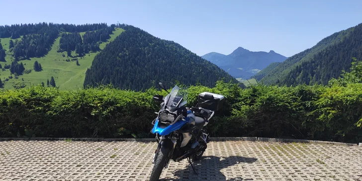 Zapožičanie cestného motocykla BMW R1200GS na 12 alebo 24 hodín
