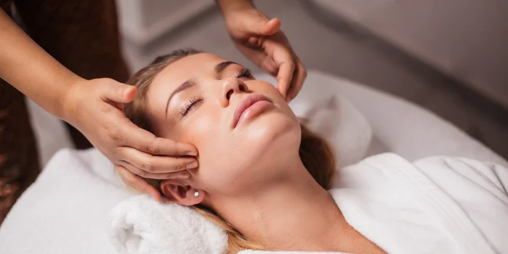 Mezoterapia, masáž tváre, liftingové ošetrenie, ale aj hĺbkové čistenie pleti Skin Scruberrom a Ozónom