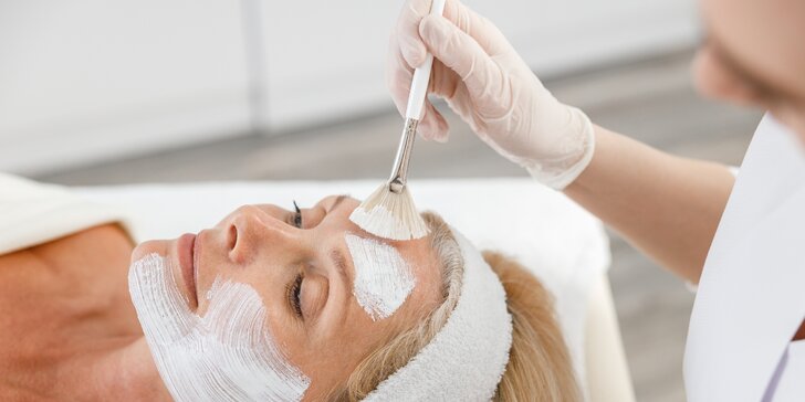 Mezoterapia, masáž tváre, liftingové ošetrenie, ale aj hĺbkové čistenie pleti Skin Scruberrom a Ozónom