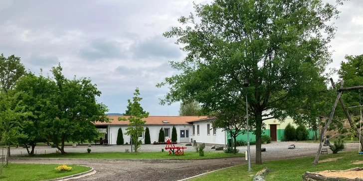 Pobyt v rodinnom vinárstve s polpenziou, vínom alebo aj neobmedzenou konzumáciou nápojov