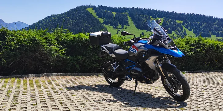 Zapožičanie cestného motocykla BMW R1200GS na 12 alebo 24 hodín