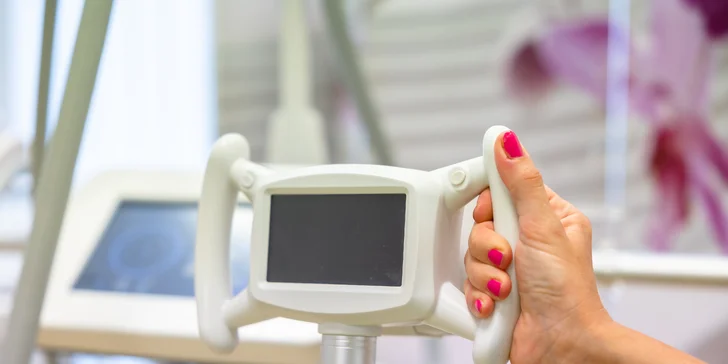 Redukcia tuku a celulitídy: medicínska podtlaková rádiofrekvencia s endomasážou a lipolaserom