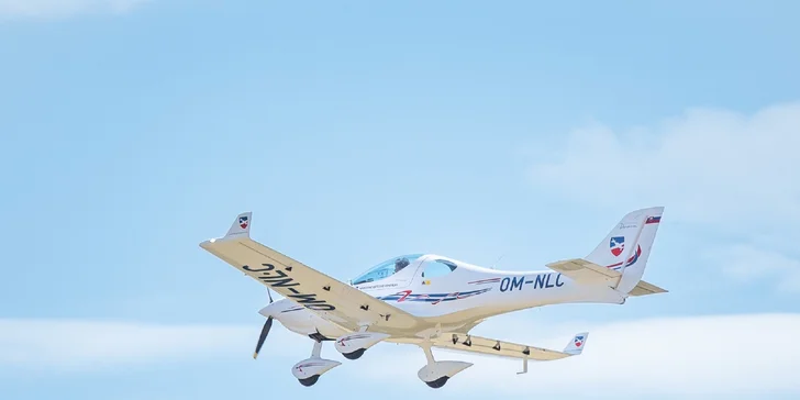 Let ponad hrady a zámky, nočný let či let do Salzburgu novým lietadlom WT9 DYNAMIC LSA alebo VIPER SD4 NIGHT-VFR aj s možnosťou pilotovania
