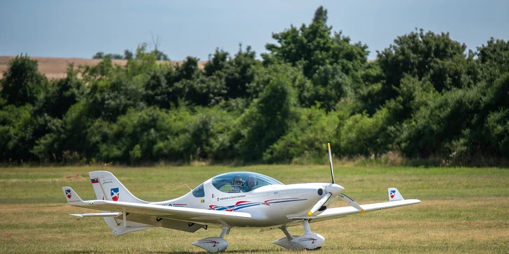 Let ponad hrady a zámky, nočný let či let do Salzburgu novým lietadlom WT9 DYNAMIC LSA alebo VIPER SD4 NIGHT-VFR aj s možnosťou pilotovania