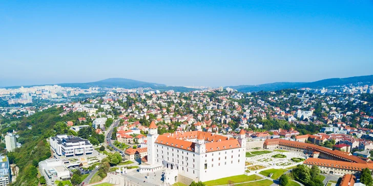 Let ponad hrady a zámky, nočný let či let do Salzburgu novým lietadlom WT9 DYNAMIC LSA alebo VIPER SD4 NIGHT-VFR aj s možnosťou pilotovania