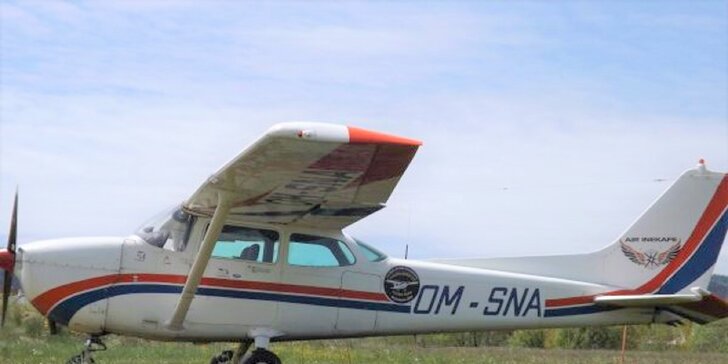Zážitkový let lietadlom CESSNA C172 pre 1 až 3 osoby s možnosťou pilotovania