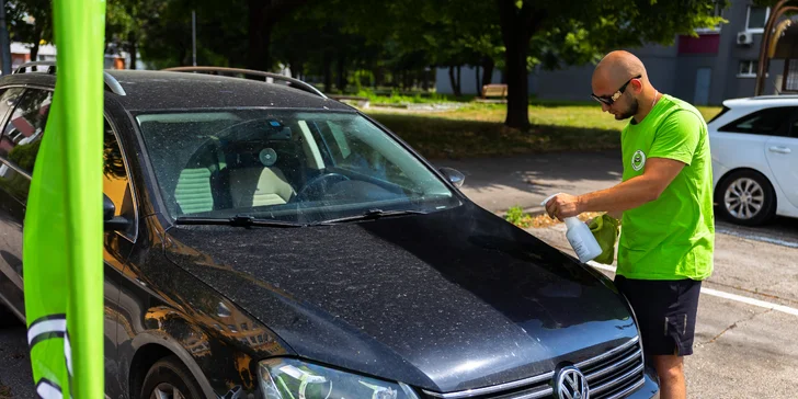 Mobilná autoumyvárka: Čistenie auta, ktoré šetrí čas aj prírodu