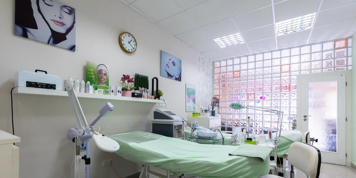 Zvodný pohľad bohyne: Laminácia obočia alebo Lash lift & botox mihalníc