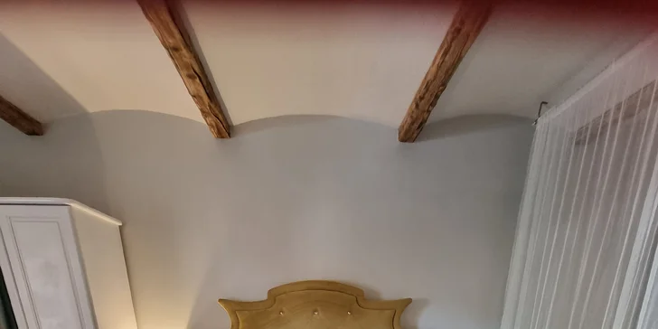 Štýlový apartmán v centre historickej Banskej Štiavnice: moderný dizajn, plne vybavená kuchyňa a kúpeľňa, pet friendly