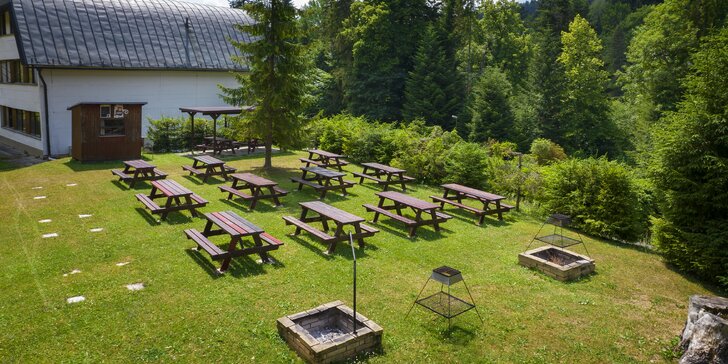 Blahodarný pobyt uprostred malebnej prírody Ľubovnianskych kúpeľov v hoteli s bazénom a športovým areálom