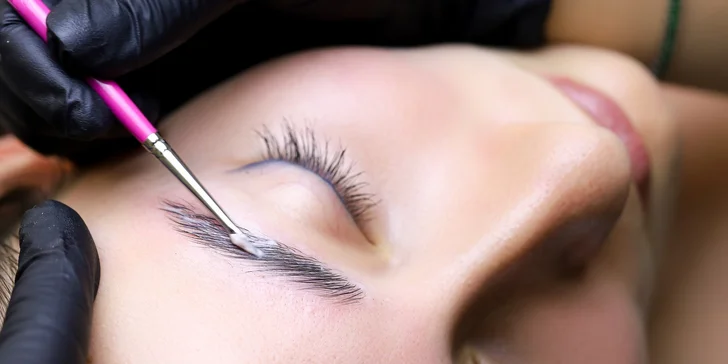 Kozmetické ošetrenia, Lash lift či laminácia obočia