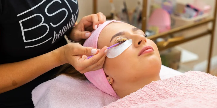 Lash Lift s keratínom a farbenie mihalníc alebo laminácia obočia s podfarbením