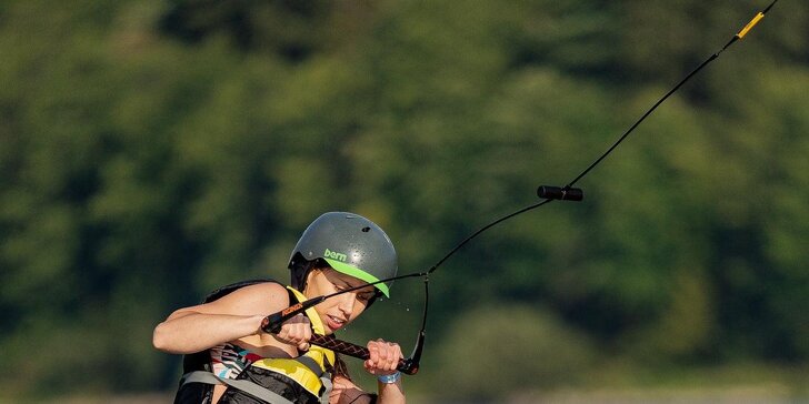 Užite si adrenalín pri jazde na wakeboarde na Oravskej priehrade
