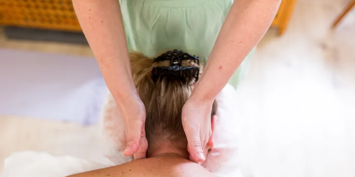 Klasická, reflexná, myofasciálna masáž či bankovanie