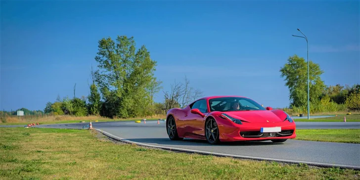 Nezabudnuteľný zážitok vo Ferrari ako vodič alebo spolujazdec