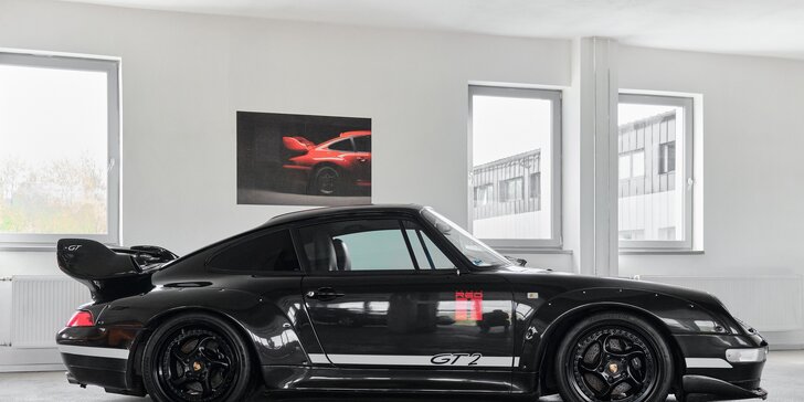 DOUBLE RED CARS MUSEUM: Vstupy do najväčšieho múzea áut v strednej Európe