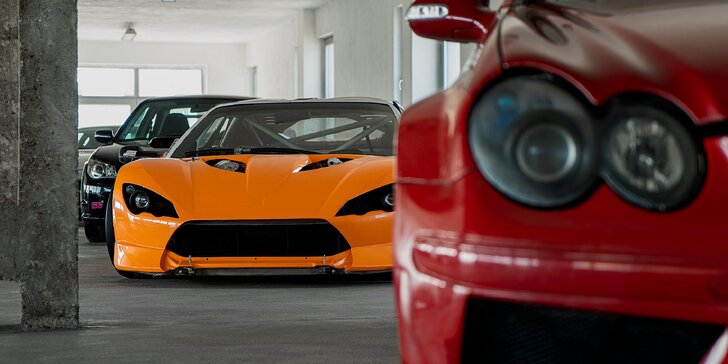 DOUBLE RED CARS MUSEUM: Vstupy do najväčšieho múzea áut v strednej Európe