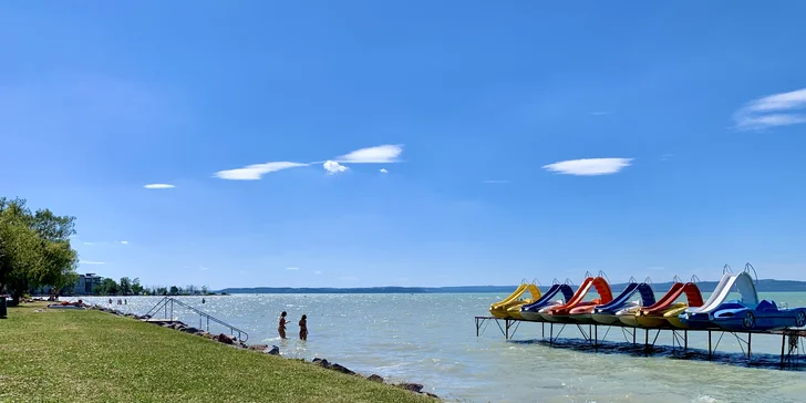 Letný pobyt pri Balatone s raňajkami v letovisku Siófok len 100 m od bezplatnej pláže Ezüstpart
