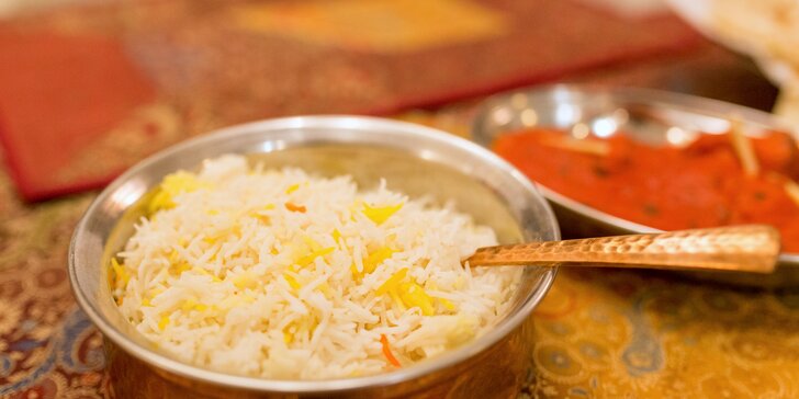 Ochutnajte Indiu: Murgh Tikka Masala alebo degustačný tanier pre dvoch v Himalaya restro bar & shisha lounge