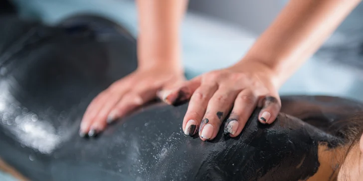 Klasická celotelová masáž aj s rašelinovým zábalom v relaxačnom centre Kryštál