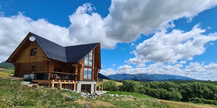 Leto alebo jeseň v očarujúcej prírode Liptova: prenajmite si luxusný chalet až pre 14 osôb