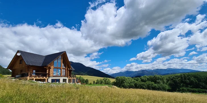 Leto alebo jeseň v očarujúcej prírode Liptova: prenajmite si luxusný chalet až pre 14 osôb