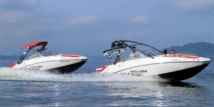 Adrenalínová jazda na motorovom člne s kapitánom na Liptovskej Mare