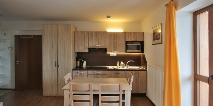 Príjemný pobyt v očarujúcej prírode Jasnej: apartmány s kuchyňou aj balkónom pre 5 osôb