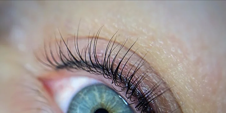 Zdravá pleť a podmanivý pohľad: Lash lift, laminácia a hĺbkové ošetrenie