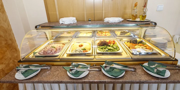 Pobyt v centre Karlových Varov: raňajky či polpenzia, masáže aj neobmedzený wellness