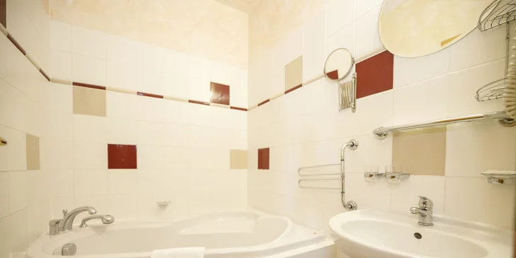 Relaxačný 4* pobyt v centre Karlových Varov: raňajky, polpenzia, wellness aj zľava na procedúry