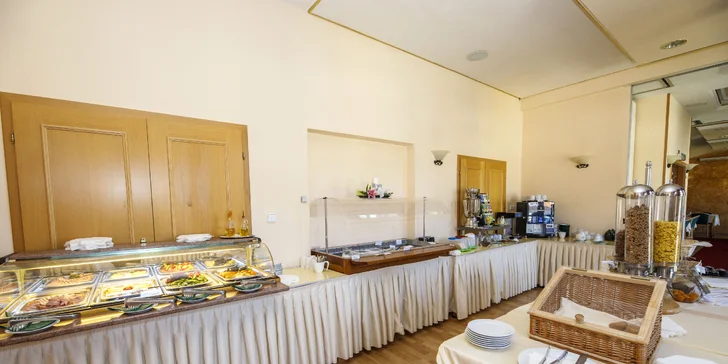 Relaxačný 4* pobyt v centre Karlových Varov: raňajky, polpenzia, wellness aj zľava na procedúry
