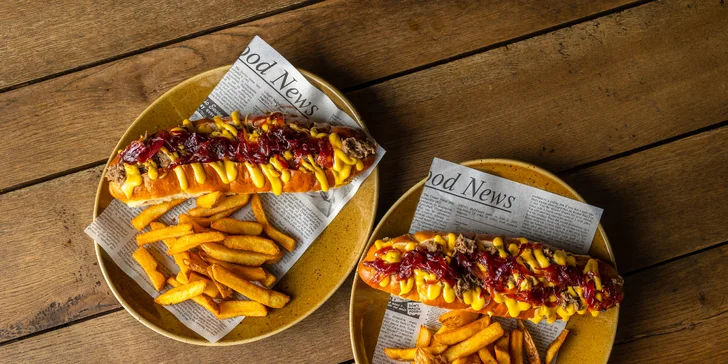 Hovädzí Chuck roll sandwich s hranolčekmi a litrovým pivom