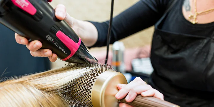 Strih s regeneráciou alebo balayage v HairSalon Alexanttina