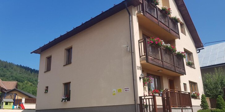 Nezabudnuteľný pobyt v apartmánoch neďaleko Zuberca: plne vybavená kuchyňa, altánok s grilom či detské ihrisko