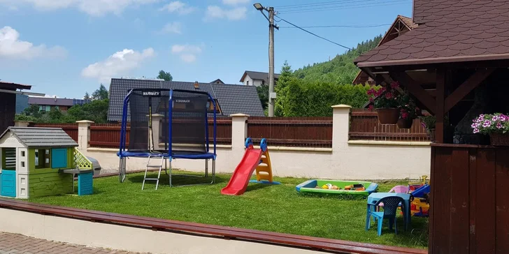 Nezabudnuteľný pobyt v apartmánoch neďaleko Zuberca: plne vybavená kuchyňa, altánok s grilom či detské ihrisko