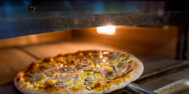Chutná pizza podľa vlastného výberu s pivom alebo Kofolou