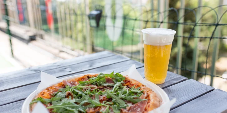 Chutná pizza podľa vlastného výberu s pivom alebo Kofolou