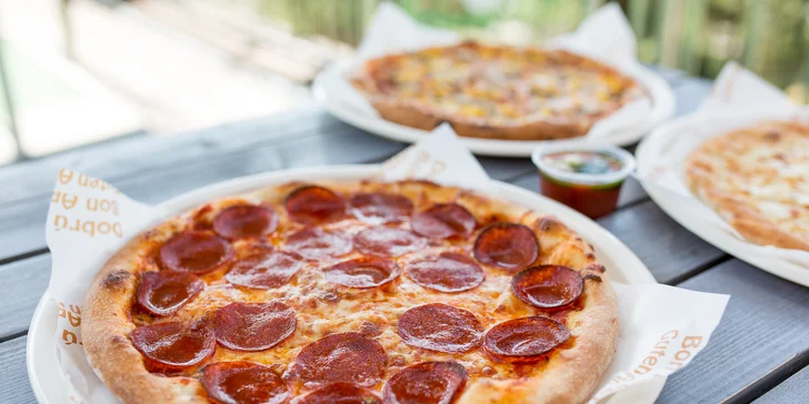 Chutná pizza podľa vlastného výberu s pivom alebo Kofolou