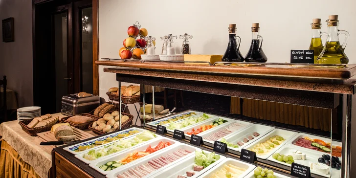 Romantika v centre Českého Krumlova: pobyt s raňajkami a večerou alebo privátnym wellness